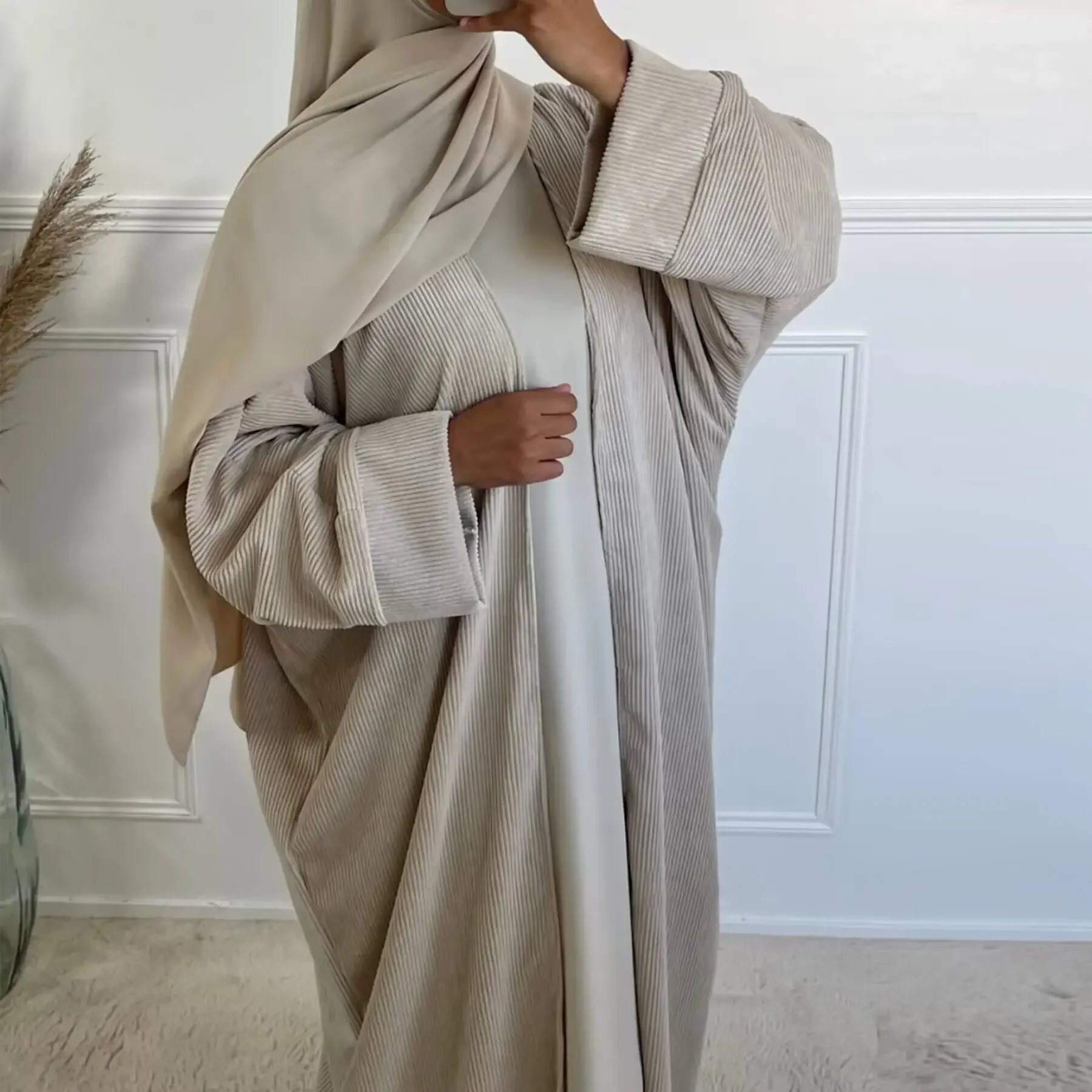 Abaya de Inverno em Corduroy p - Winter Clothing Dubai avaliação e preço
